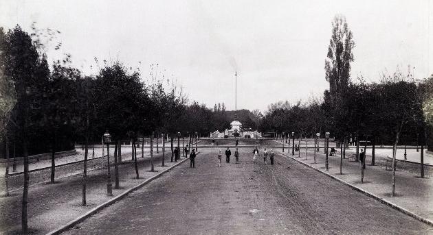 A közlekedés fejlődésével egyre látogatottabbá vált a kizöldülő Városliget