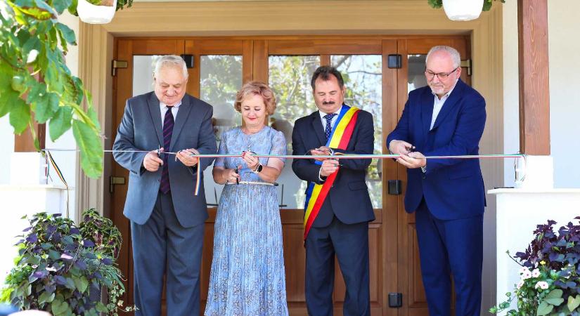 Szőttes- és pálinkamúzeumot avattak Szilágyperecsenben