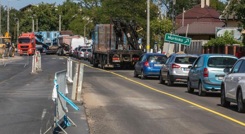 Alapjaiban változik meg a közlekedés a Sámsoni úton