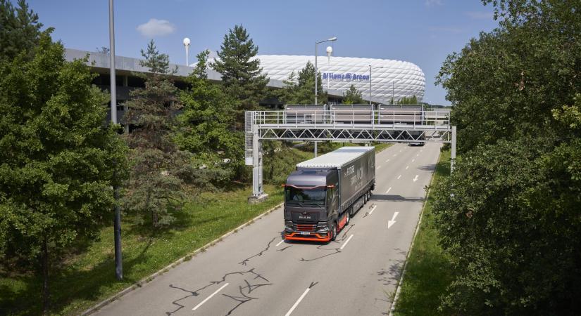 Kamionoknak és buszoknak épül nagy teljesítményű töltőpark az Allianz Arena mellett