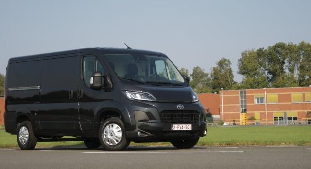 Toyota emblémával is megérkezett a Ducato: íme a Proace Max!