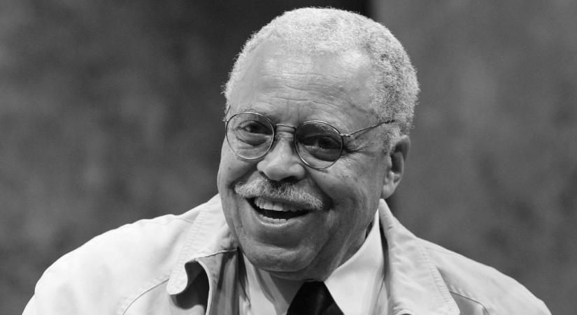 Elhunyt James Earl Jones, Darth Vader és Mufasa legendás hangja