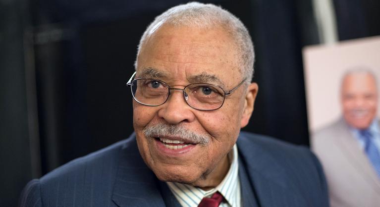 „Minden idők egyik legnagyobbja” távozott James Earl Jones halálával