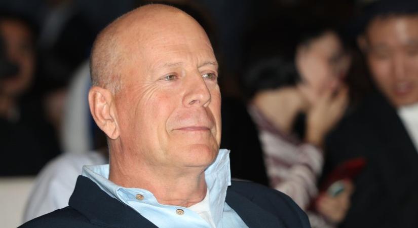 Friss fotókon az afáziában szenvedő Bruce Willis