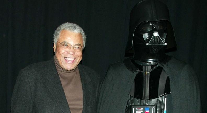 James Earl Jones, Darth Vader hangja családja körében hunyt el