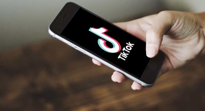 NMHH: a TikTok gyakori használata miatt romolhat az álhírek felismerésének készsége