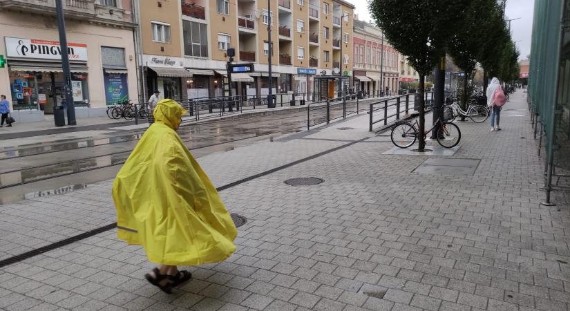 Megzavarta az eső a vásárhelyiek kedd reggelét