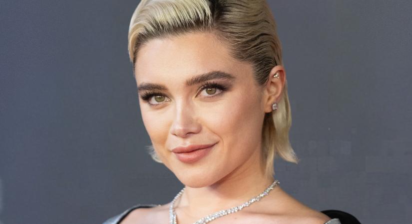 Florence Pugh melltartó nékül lépett ki az utcára, meztelenruhája nem sokat bízott a képzeletre