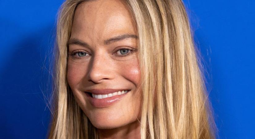 Margot Robbie először mutatta meg terheshasát a vörös szőnyegen