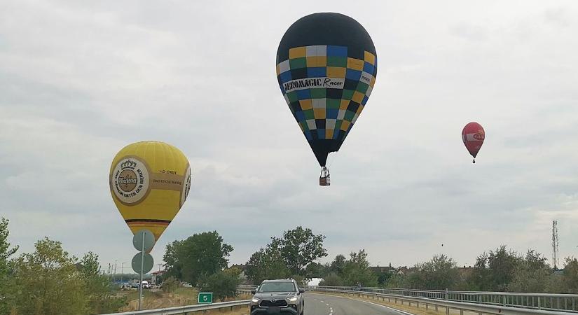 Felszálltak a hőlégballonok – Fotók