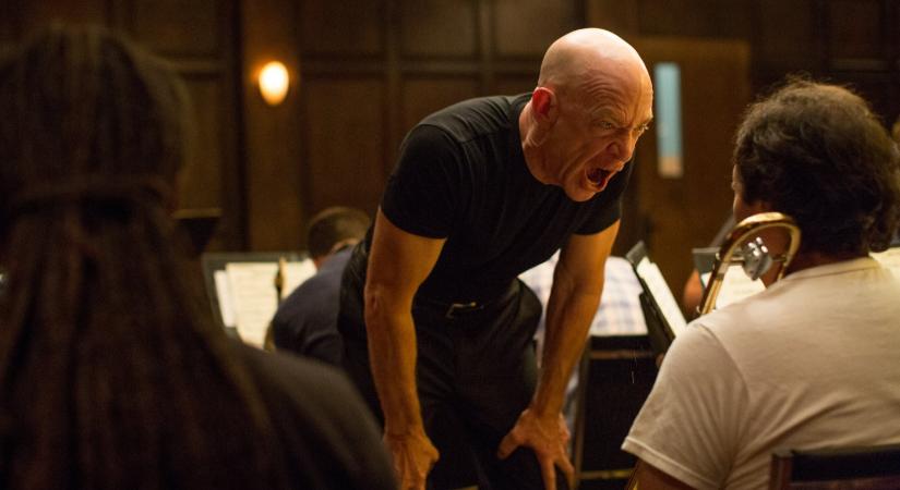 A Whiplash szkriptje alapján J.K. Simmons meg volt győződve róla, hogy Damien Chazelle fekete: Volt nagy meglepetés, amikor először találkozott a fiatal író-rendezővel