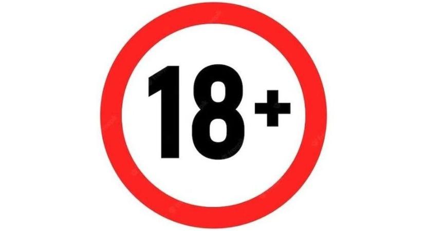 Fel l Semmi Tenyereit Haszn lta Melltart nak A Sz ke Bomb z Fot Fel l Semmi Tenyereit Haszn lta Melltart nak A Sz ke Bomb z Fot