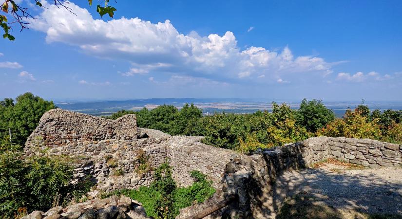 A felhőbe hanyatló „drégeli rom” története és emlékezete