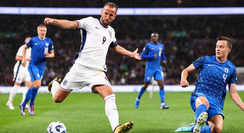 Aranyszínű cipőben duplázott 100. válogatott meccsén Harry Kane