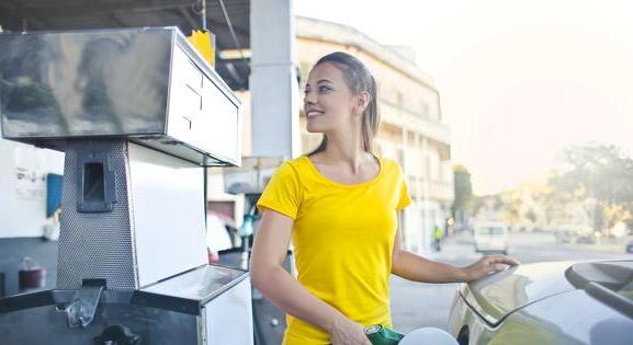 Nem hiszi el, hogy milyen olcsó lesz a tankolás