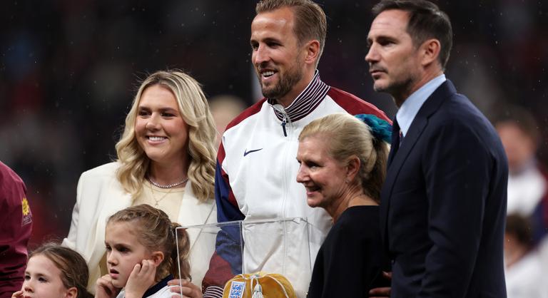 Harry Kane százados lett, győztes duplával ünnepelte