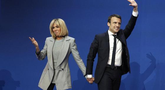 Brigitte Macron, a francia elnök felesége is feltűnik az Emily Párizsban új évadjában