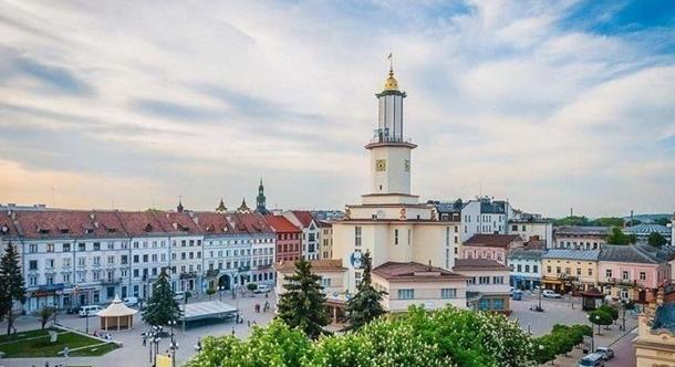 Nyelvfelügyelők jelennek meg Ivano-Frankivszkban