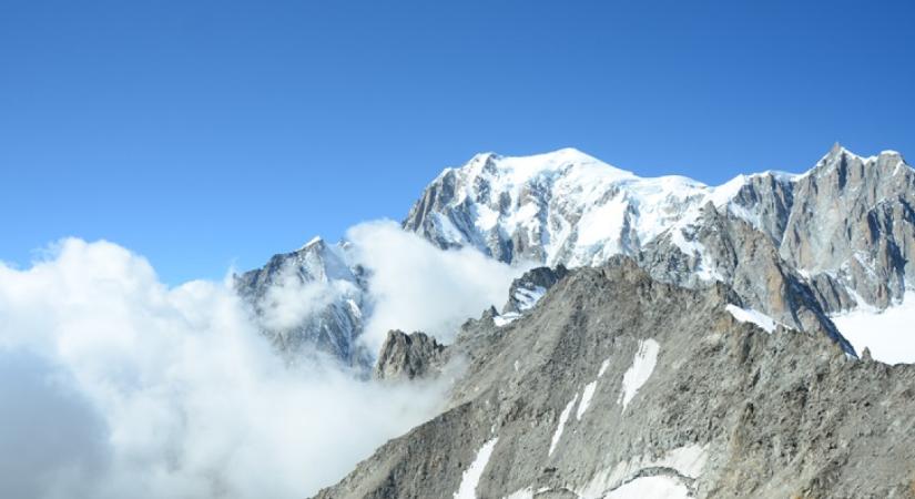 Holtan találták meg a hegymászókat, akik egy heves viharban tűntek el a Mont Blanc-on