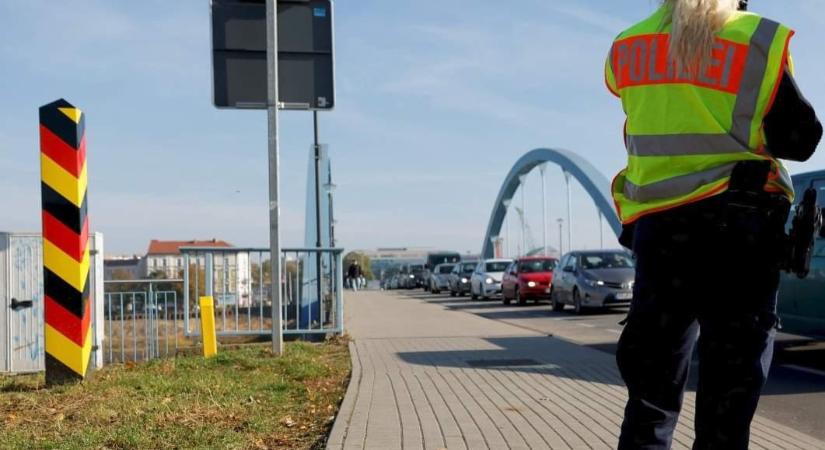 Német szigor: hétfőtől minden határra kiterjesztik az ellenőrzést