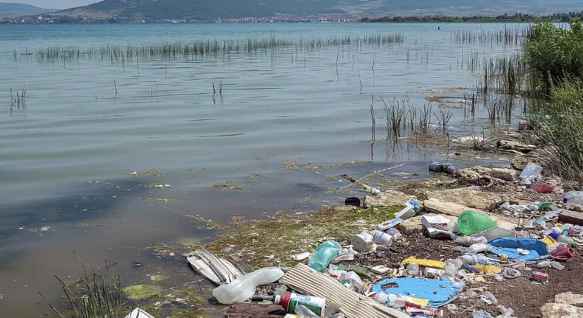 Kiderült, mennyi mikroműanyag van a Balatonban