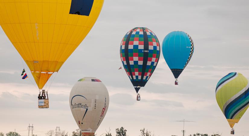 Újra hőlégballonok láthatók Szeged felett