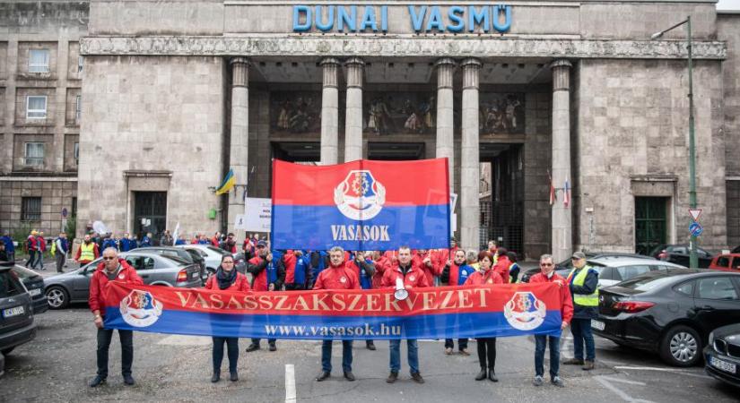 „Ez így nem mehet tovább, valamit tenni kell, ha csak nem az a cél, hogy bedőljön az egész Vasmű” - Demonstráció lesz Dunaújvárosban