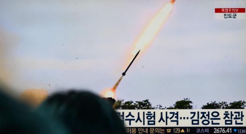 Rakétákat lőtt ki Észak-Korea, miután bejelentette, hogy fokozzák az atomfegyverek fejlesztését