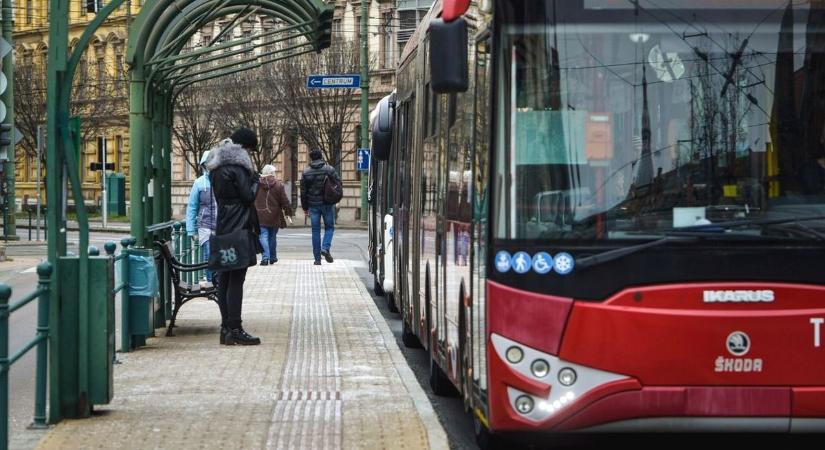 Autómentes Hét Szegeden – Forgalmi engedéllyel ingyen utazhatnak a tömegközlekedésen