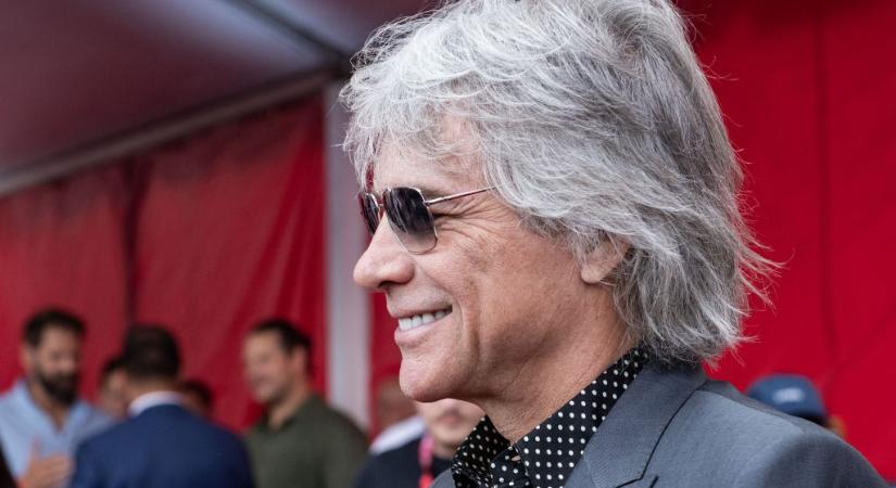 Jon Bon Jovi beszélt le egy nőt arról, hogy leugorjon a hídról