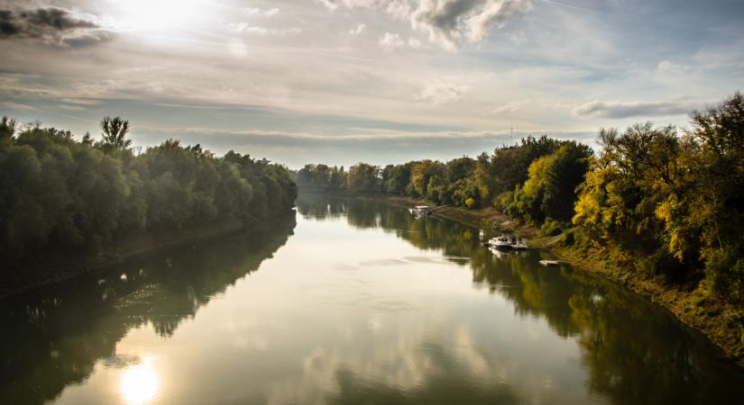 Váratlanul fontos hidat bontottak el a Tiszán