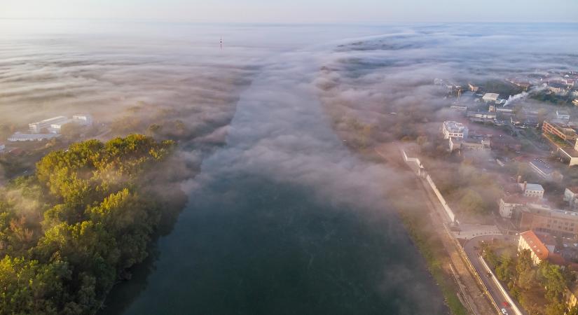 Nap képe: reggeli pára paplan a Tisza felett