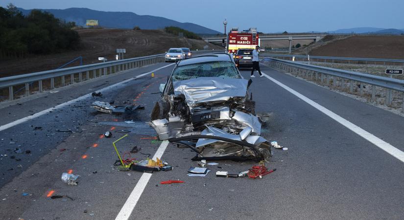 Záróvonalon előzött a gyorsforgalmi úton, életét vesztette a 39 éves férfi