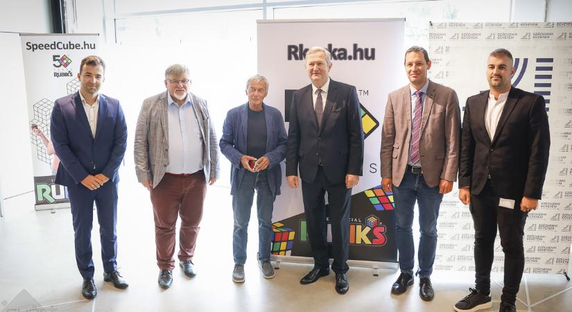 Rubik Ernővel ünnepeltük a kockát a kockában