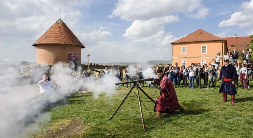 Szeptemberben is programok várják a vár látogatóit