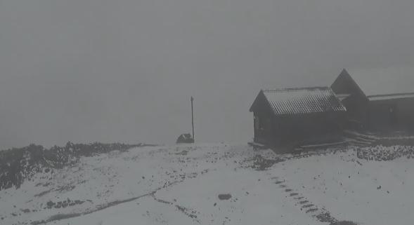 Az Alpokban már szakad a hó