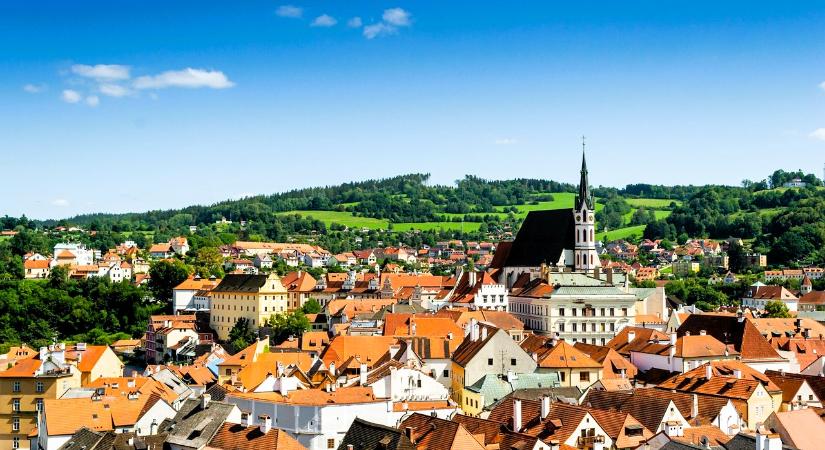 Český Krumlov, ahol medve fürdőzik a várudvaron