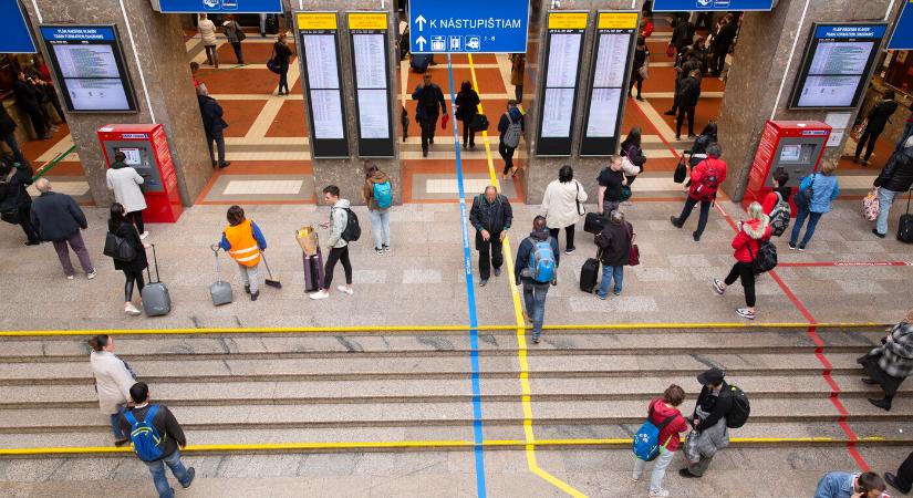 Bombariadó van a pozsonyi, a nagyszombati és a kassai vasútállomáson