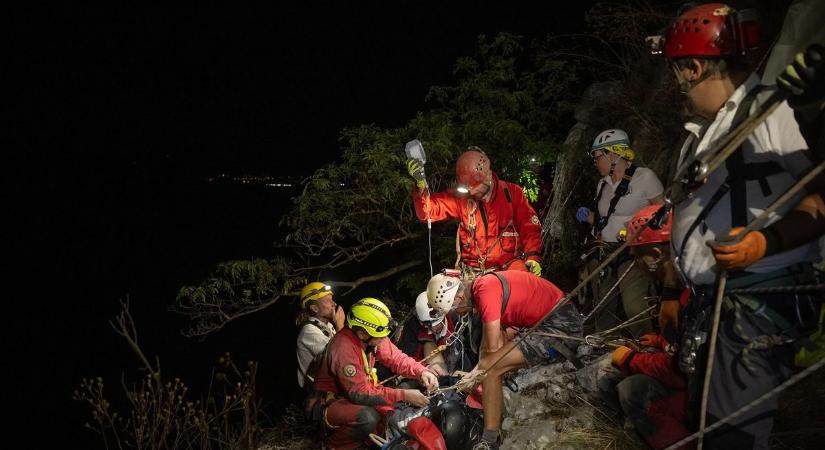 Felszállás után nyoma veszett, magatehetetlenül találtak a siklóernyősre