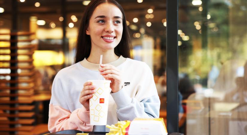 Fedezd fel a Nyugati McDonald's új partihangulatát: Fényfestés és élő DJ minden hétvégén!