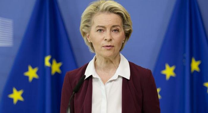 Elhalasztotta a biztosok megnevezését Ursula von der Leyen