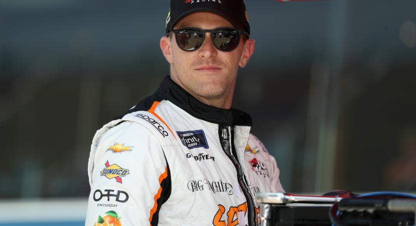 NASCAR: 34 évesen visszavonul a teljes szezonos versenyzéstől Parker Kligerman