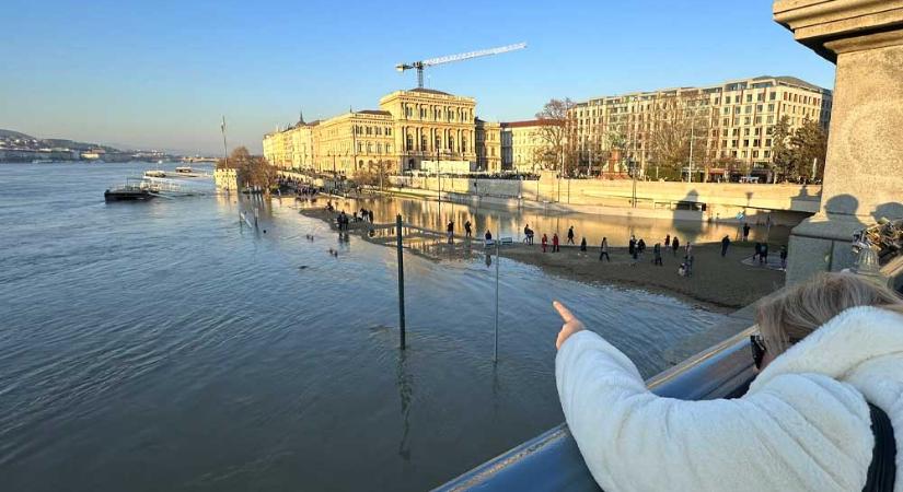 Hatalmas árhullám tart Budapest felé, Szentendrén már készülnek a magas vízállásra, tízszer akkora lesz a Duna, mint most