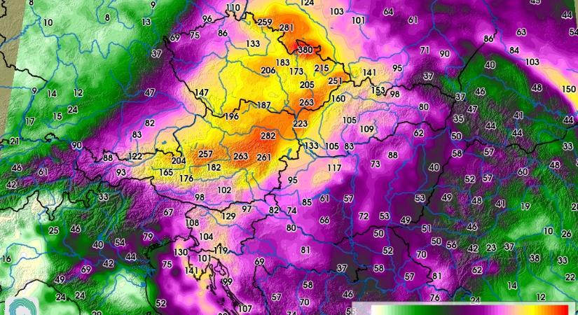 A heves esőzések miatt több vasútvonalon is szünetelhet a vonatforgalom Ausztriában