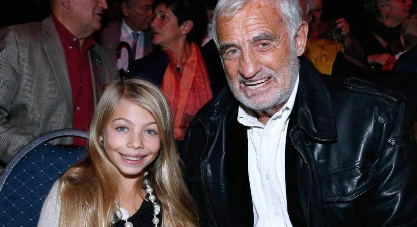 Jean-Paul Belmondo legkisebb lányából szőke szépség lett: friss fotókon a 21 éves Stella