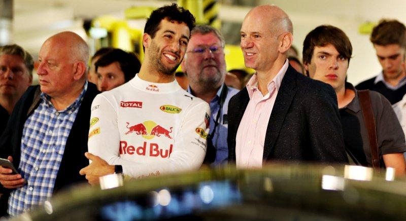 Ricciardo nem tud tanácsot adni Alonsónak Newey kapcsán