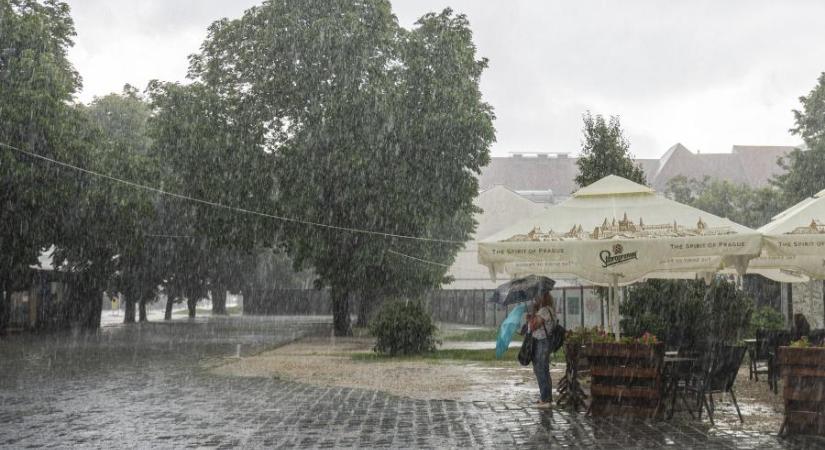 Itt van Boris, a mediterrán-ciklon, kiadós eső, zivatar és viharos szél miatt adtak ki figyelmeztetést