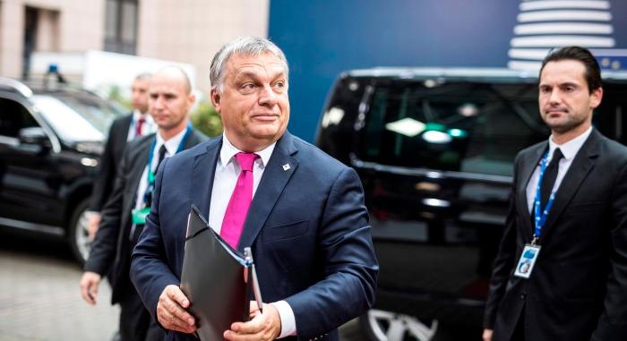 Lebukott Orbán sajtófőnöke: Kálmán Olga fotót posztolt róla