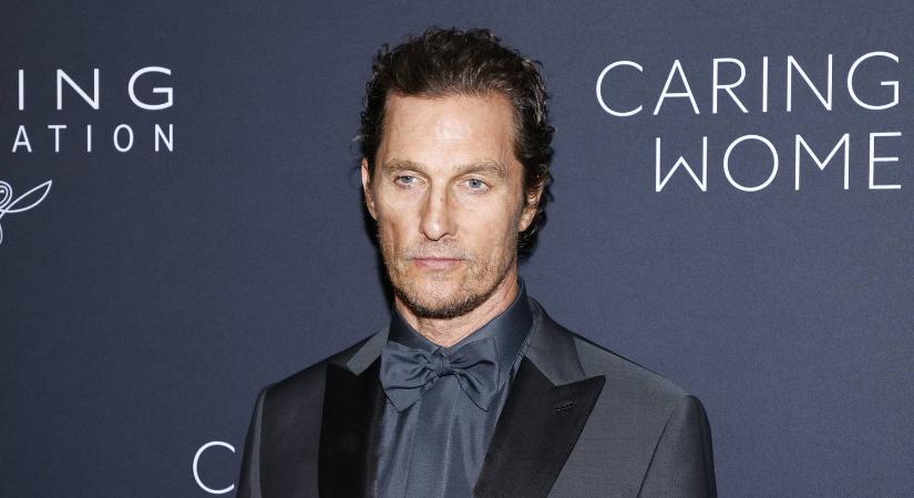 Matthew McConaughey-t hosszú idő után először kapták le a feleségével