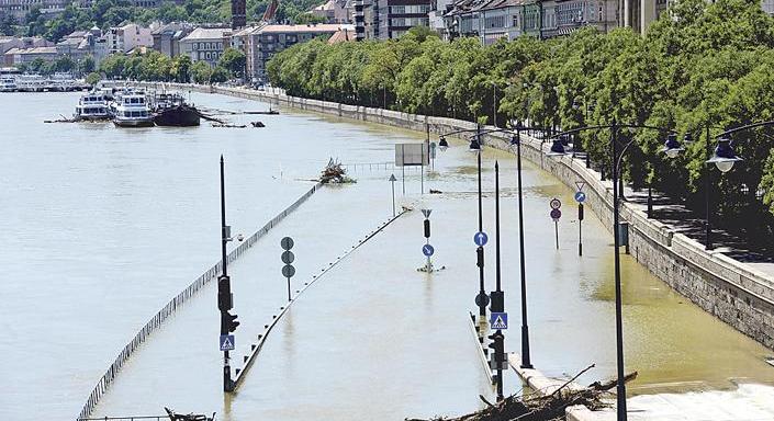 A szakértő figyelmeztet: komoly árvizek várhatóak – Erre készüljön, itt önti el az országot a víz